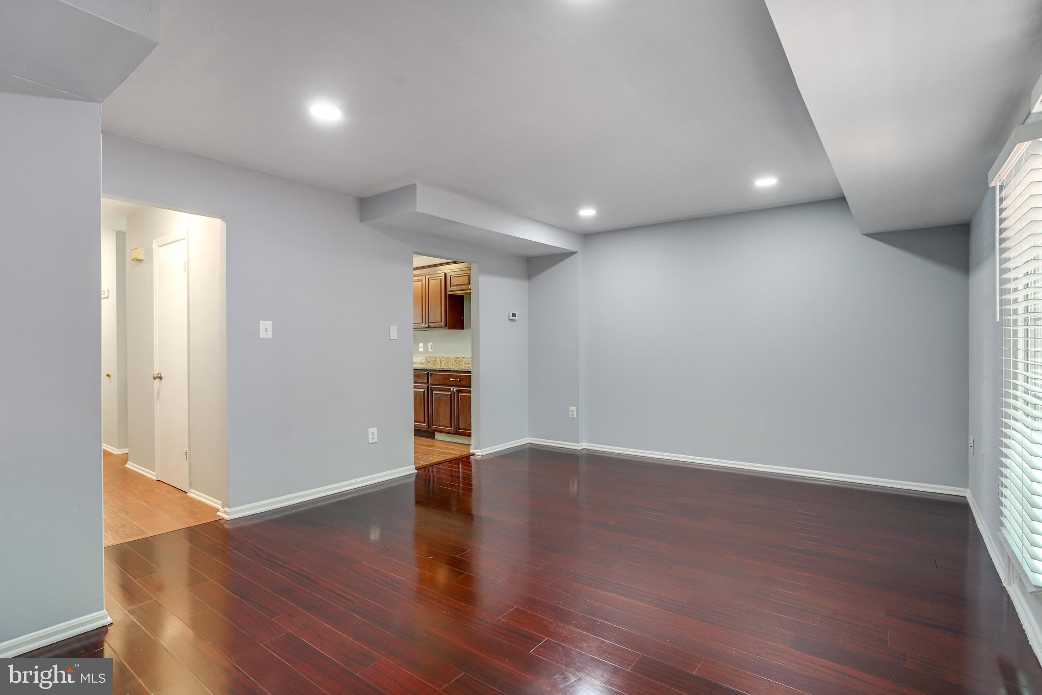 22303 Mayfield Square Sterling, VA 20164 - Photo 14 of 33