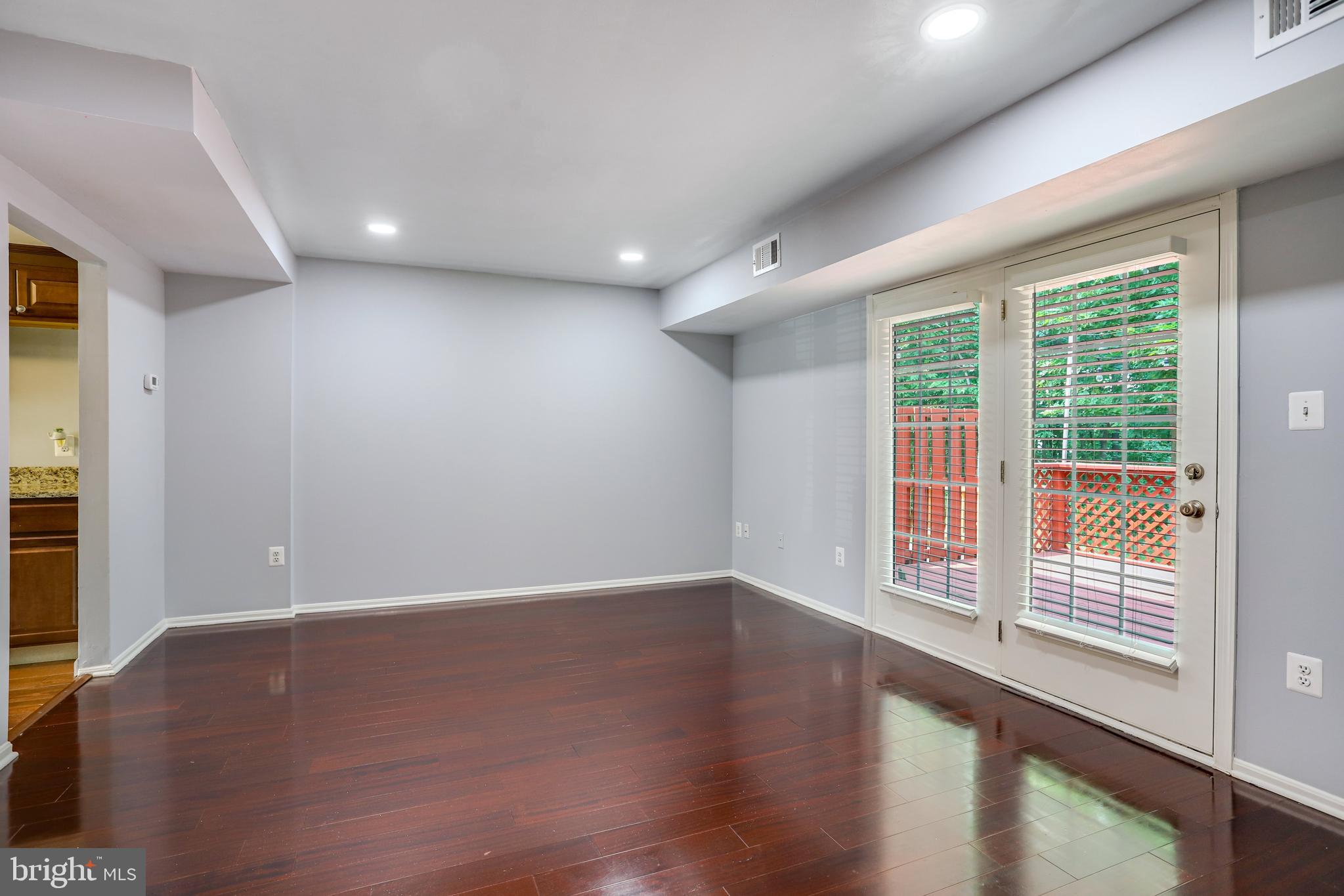 22303 Mayfield Square Sterling, VA 20164 - Photo 15 of 33