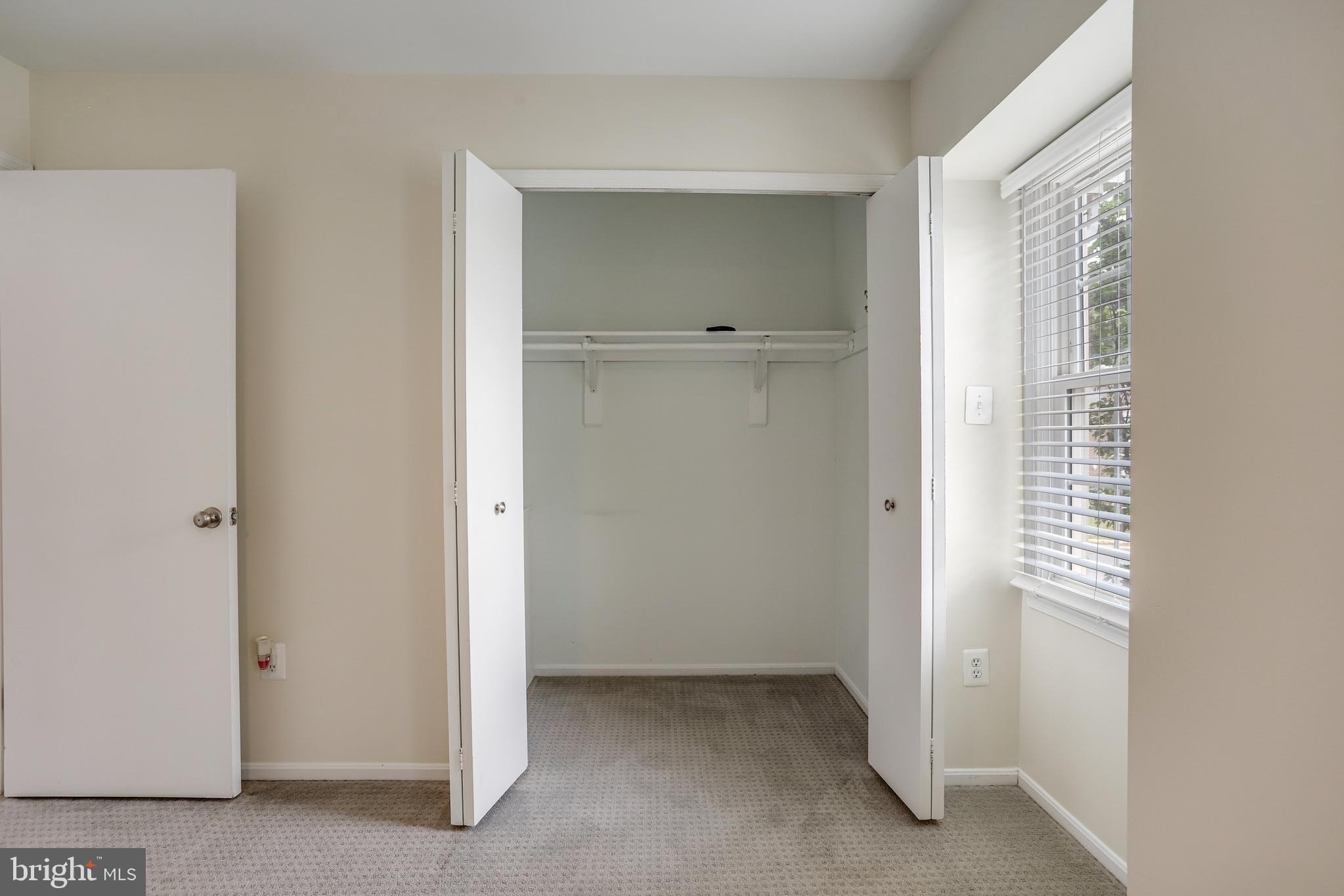 22303 Mayfield Square Sterling, VA 20164 - Photo 16 of 33