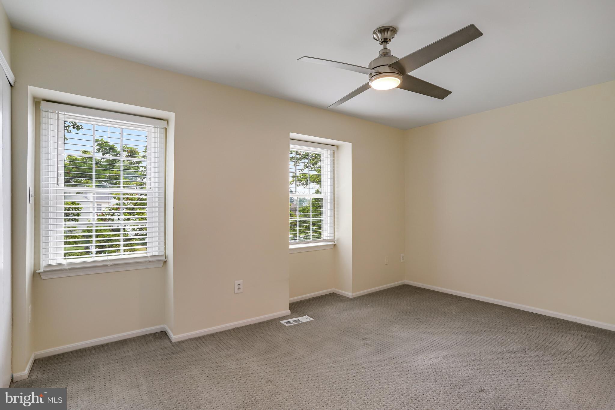 22303 Mayfield Square Sterling, VA 20164 - Photo 17 of 33