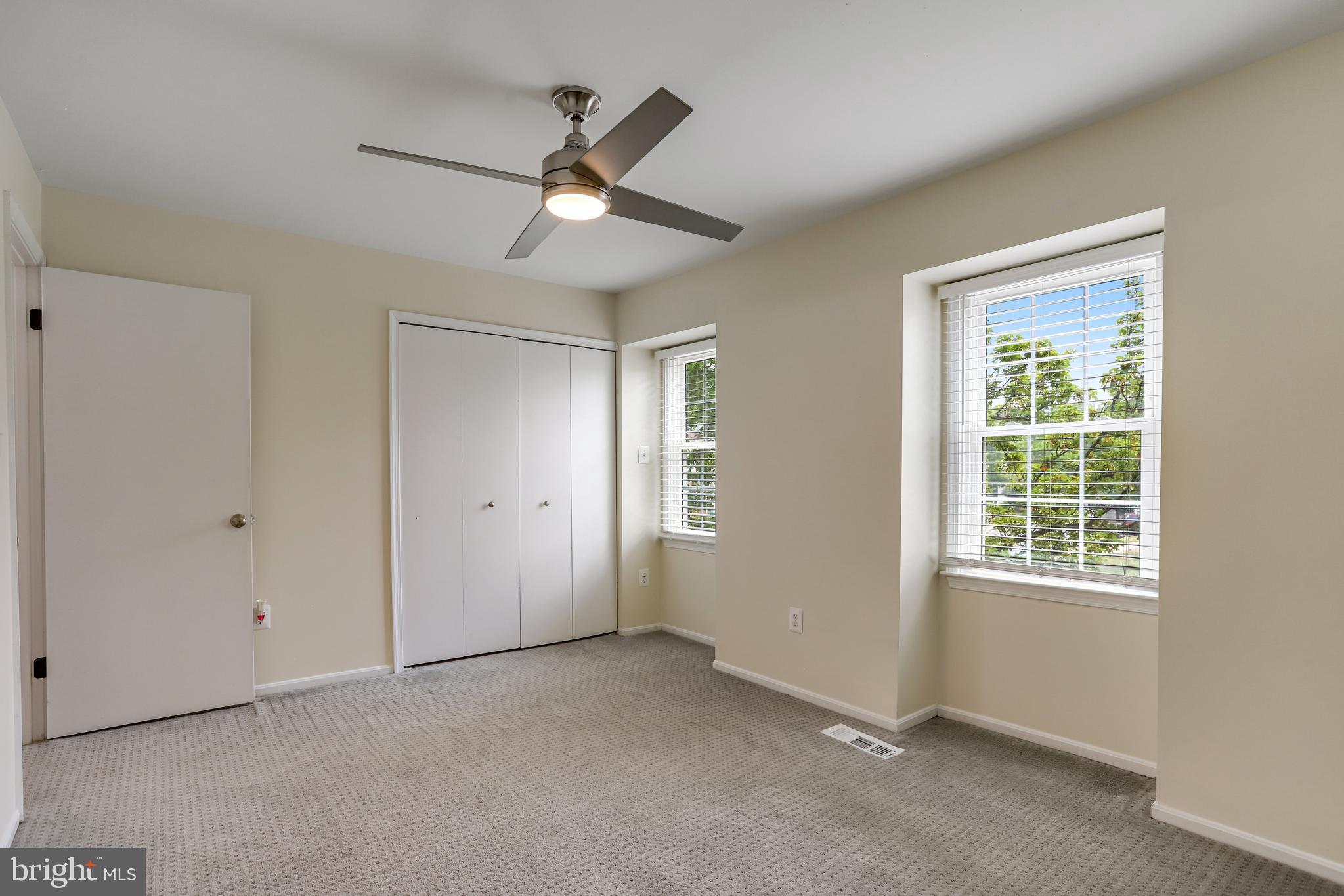 22303 Mayfield Square Sterling, VA 20164 - Photo 18 of 33