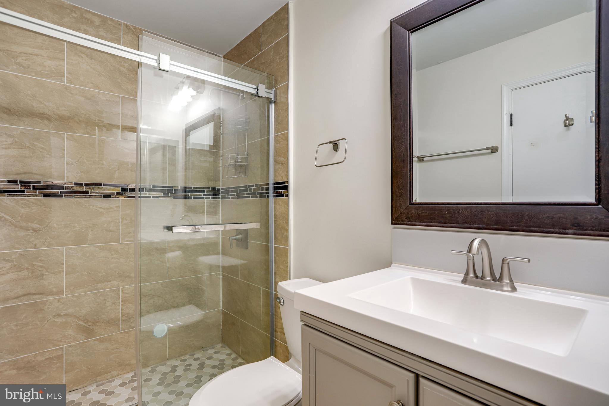 22303 Mayfield Square Sterling, VA 20164 - Photo 20 of 33