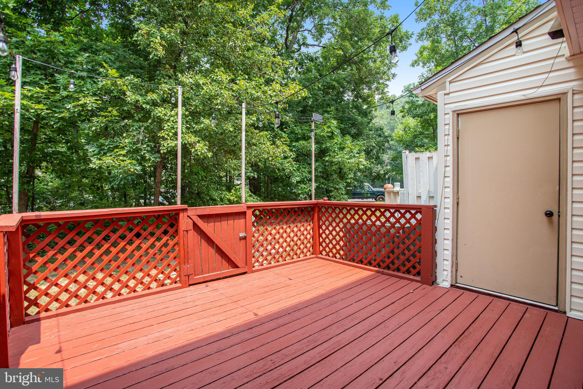 22303 Mayfield Square Sterling, VA 20164 - Photo 29 of 33