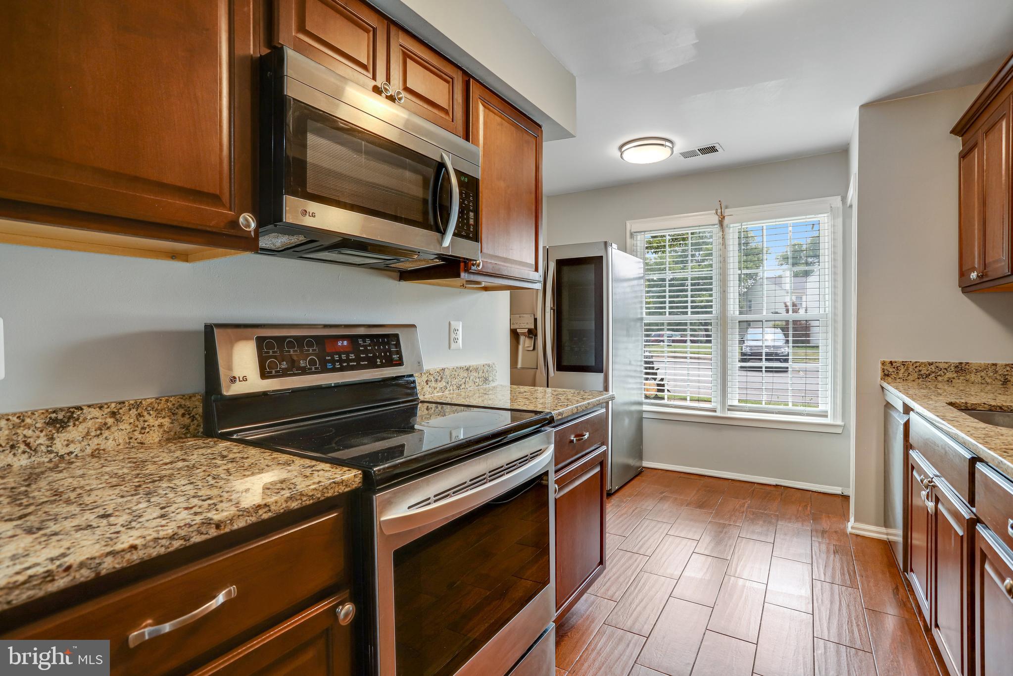 22303 Mayfield Square Sterling, VA 20164 - Photo 10 of 33