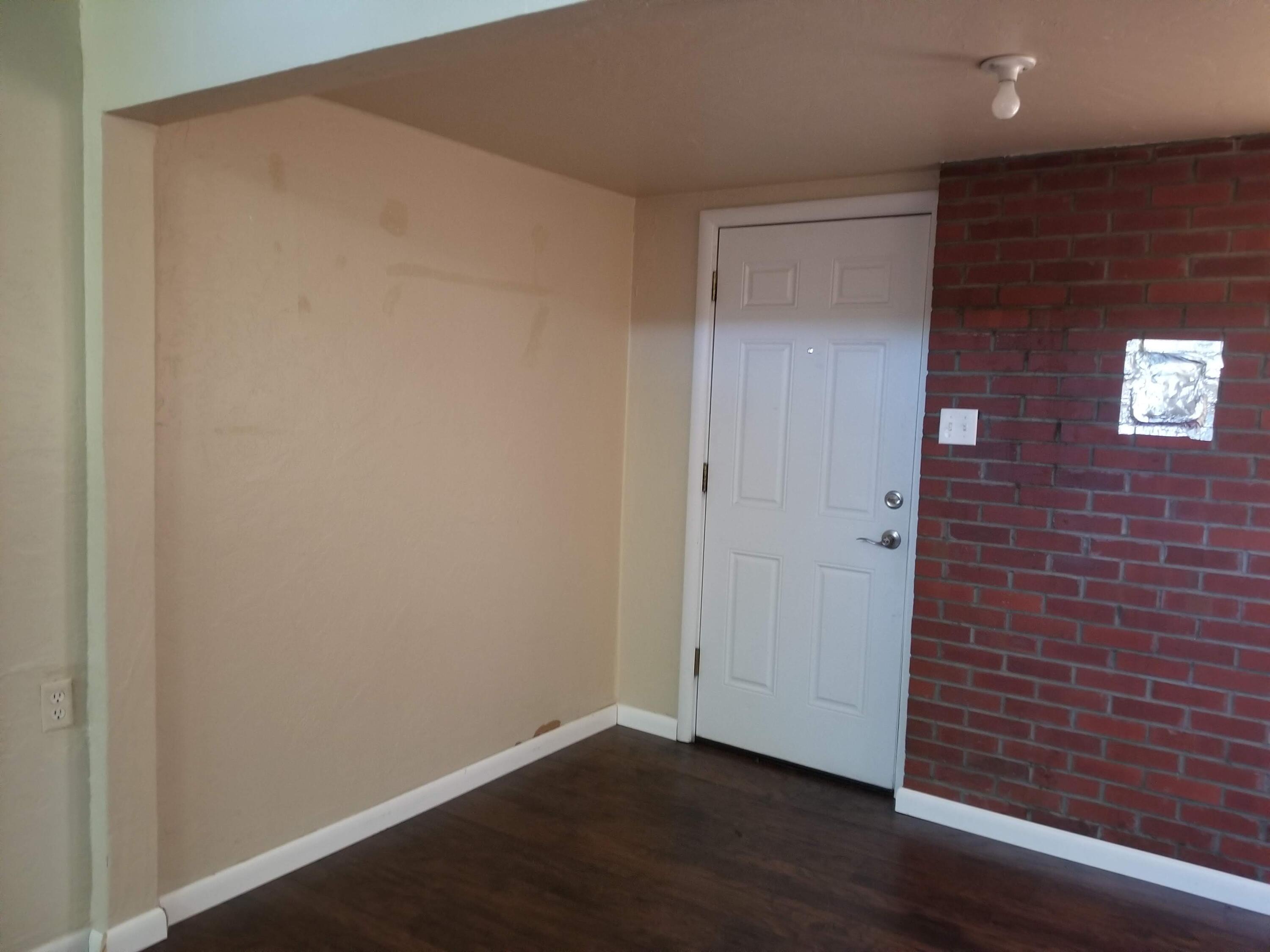 648 Carlin Street Sheridan, WY 82801 - Photo 4 of 13 Entry