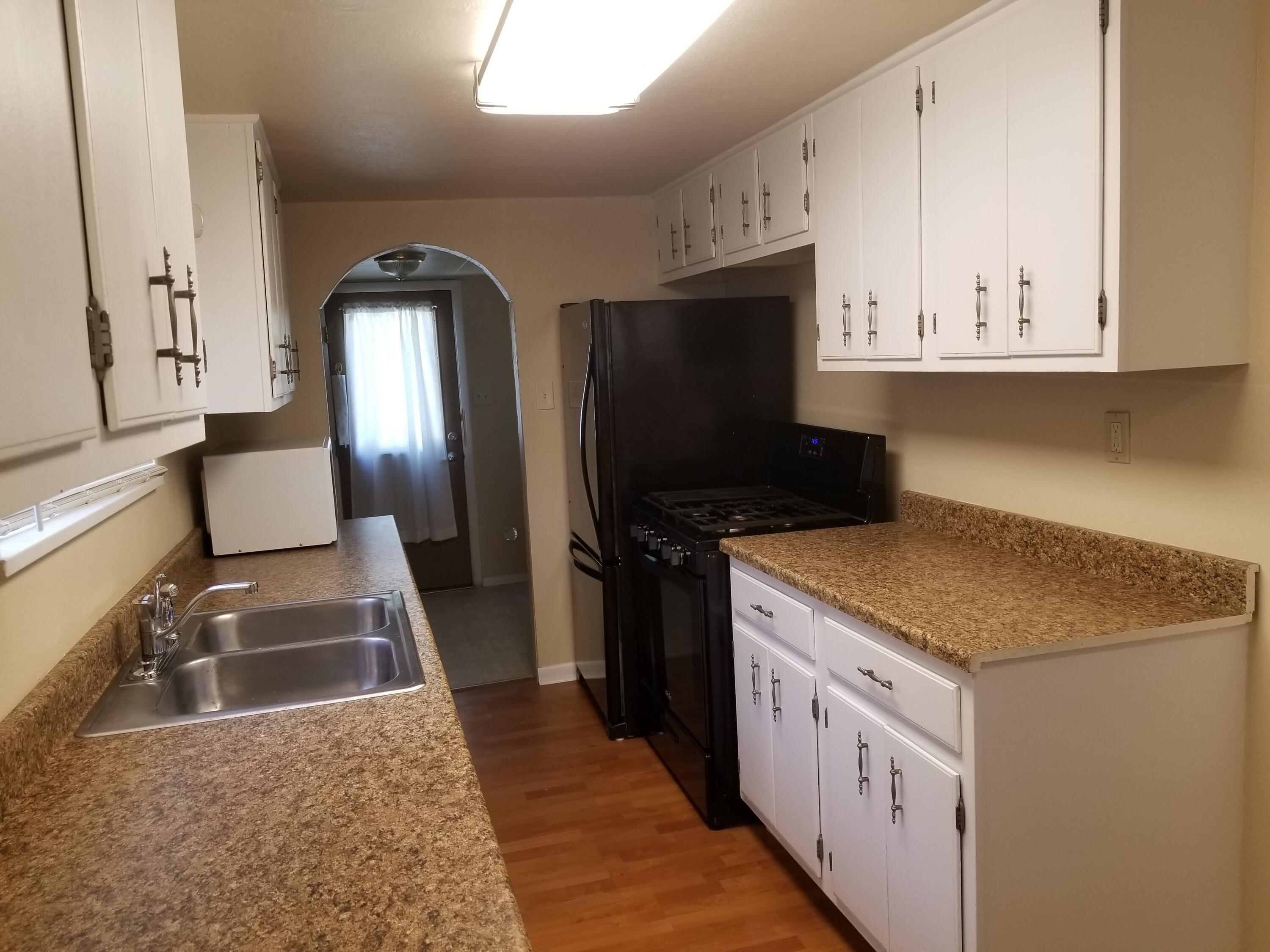 648 Carlin Street Sheridan, WY 82801 - Photo 8 of 13 Kitchen