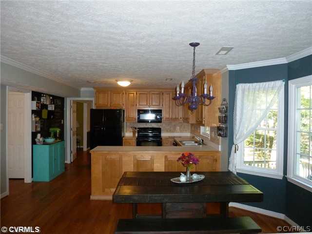 2301 Shadow Ridge Court Midlothian, VA 23112 - Photo 3 of 19 Cafeteria/Kitchen