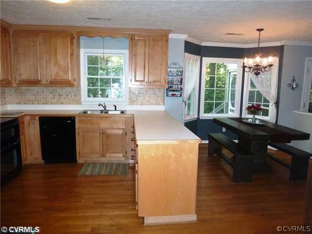 2301 Shadow Ridge Court Midlothian, VA 23112 - Photo 4 of 19 Cafeteria/Kitchen - Opens to family room