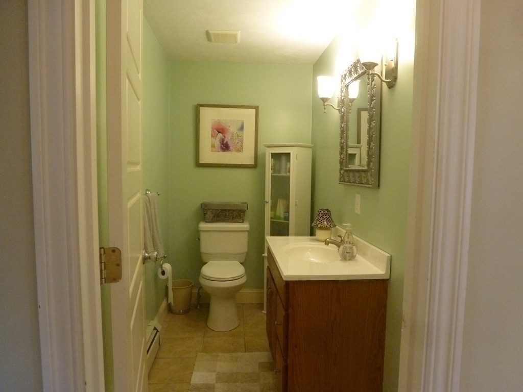 27 Indian Hill Road Worcester, MA 01606 - Photo 13 of 30 Gallery Image 13