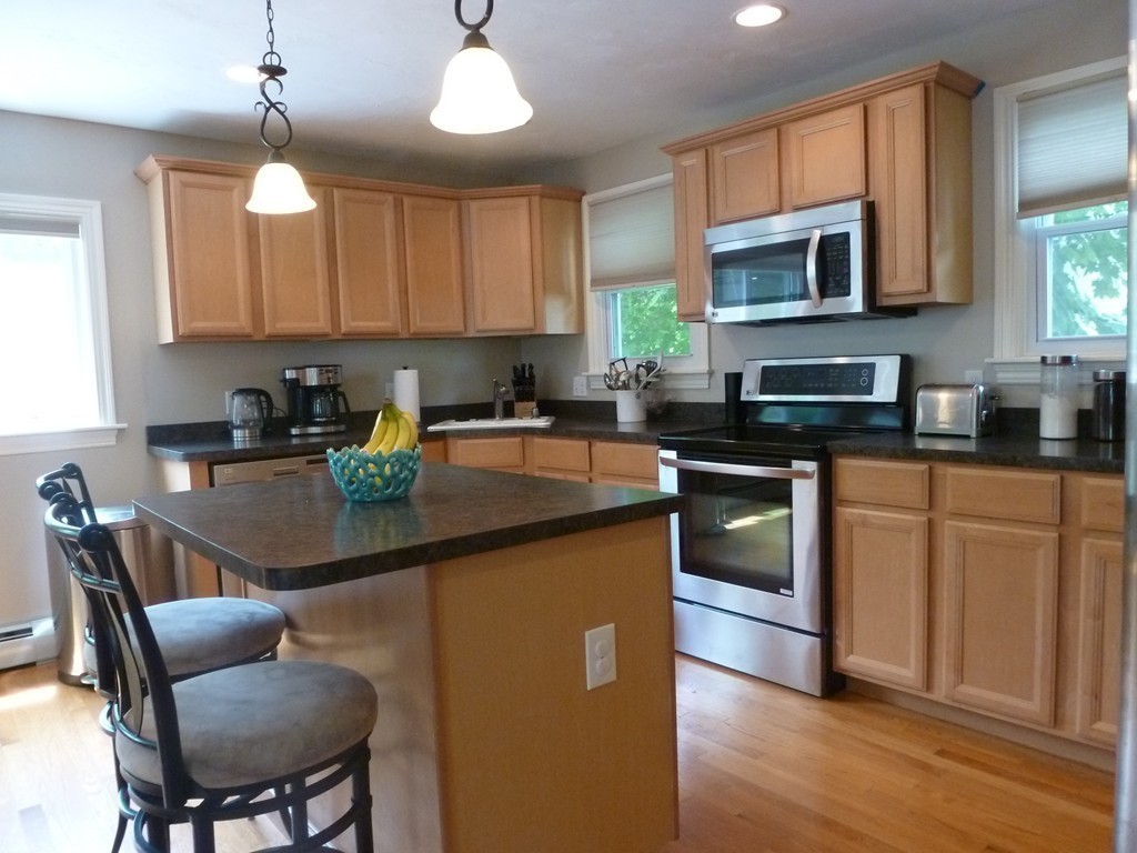 27 Indian Hill Road Worcester, MA 01606 - Photo 6 of 30 Gallery Image 6