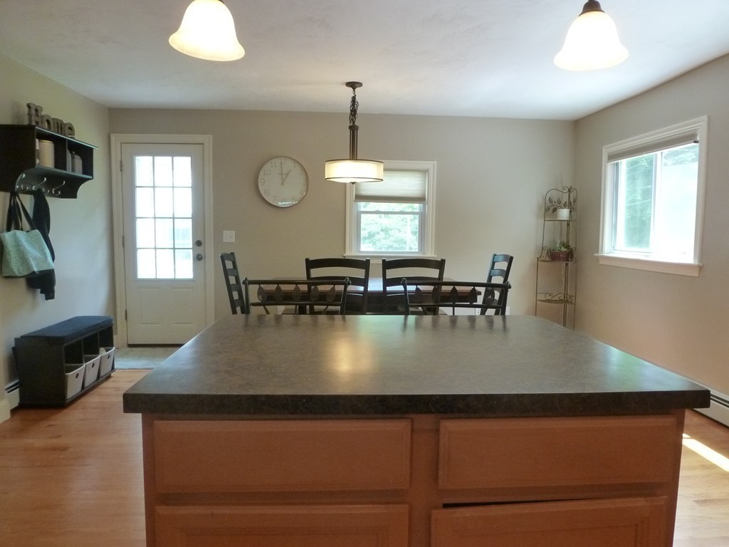 27 Indian Hill Road Worcester, MA 01606 - Photo 8 of 30 Gallery Image 8