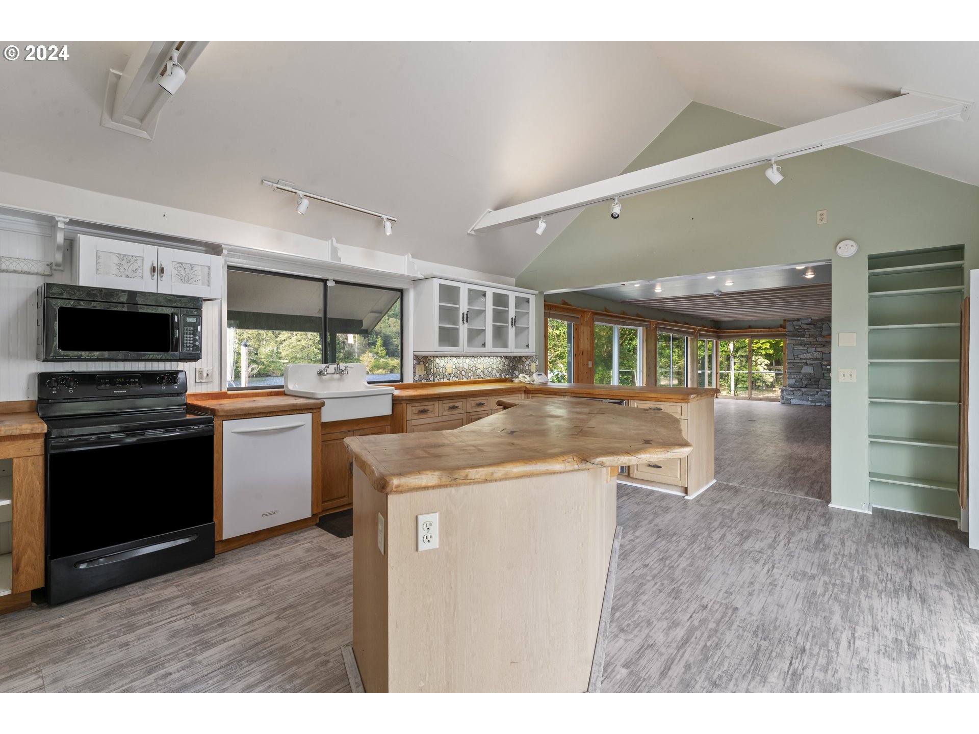9915 Sweet Creek Road Mapleton, OR 97453 - Photo 17 of 48 Gallery Image 17