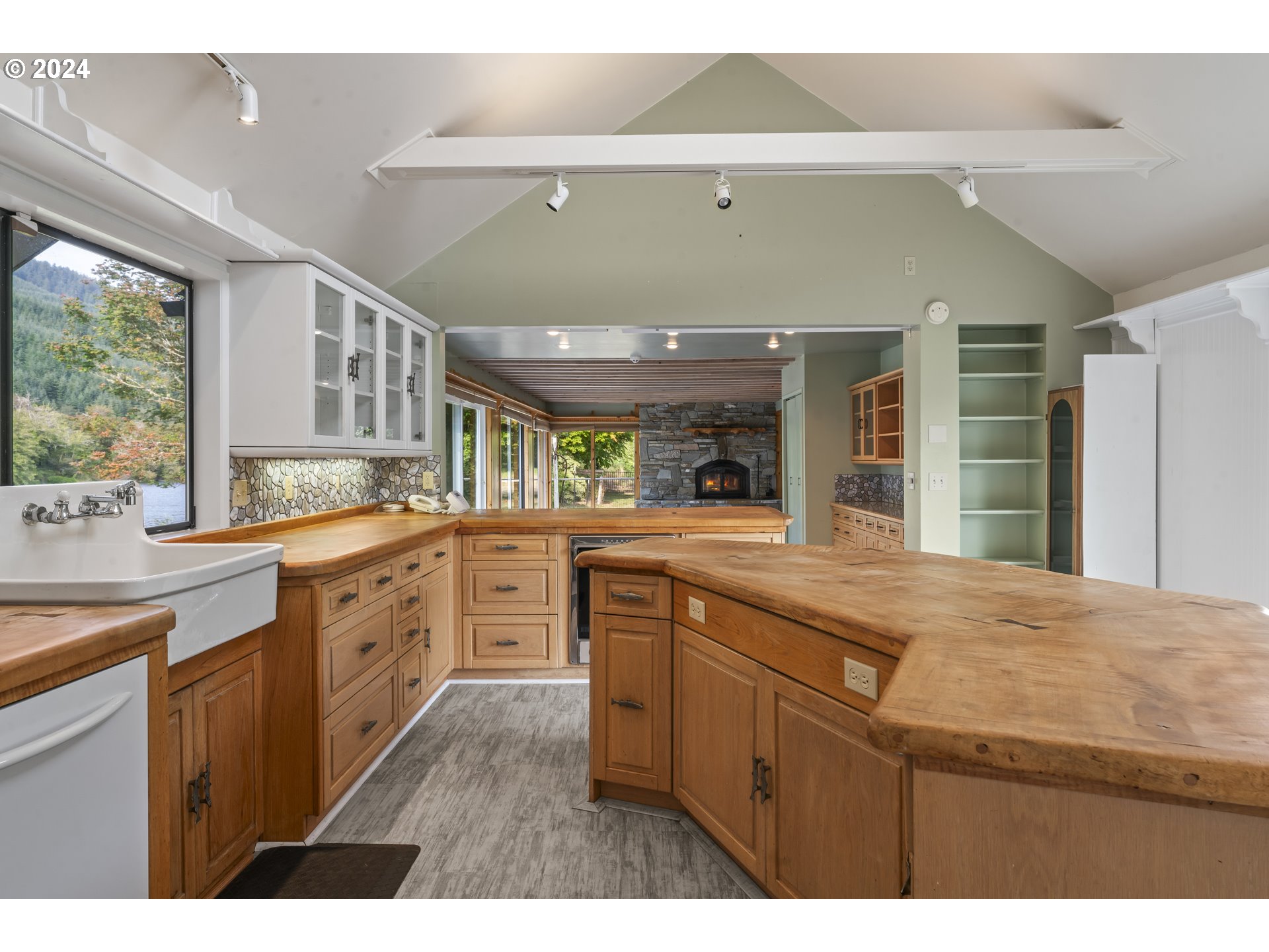 9915 Sweet Creek Road Mapleton, OR 97453 - Photo 18 of 48 Gallery Image 18