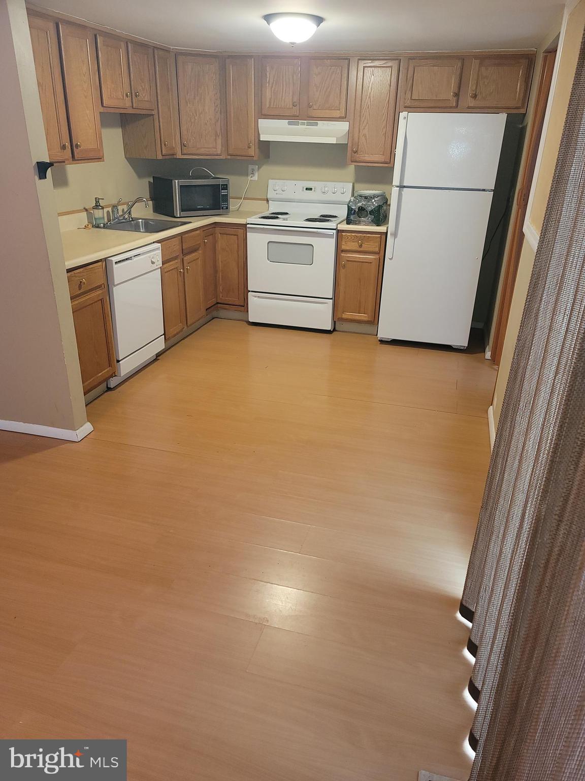 10 Riverview Place Willingboro, NJ 08046 - Photo 3 of 22 Gallery Image 3