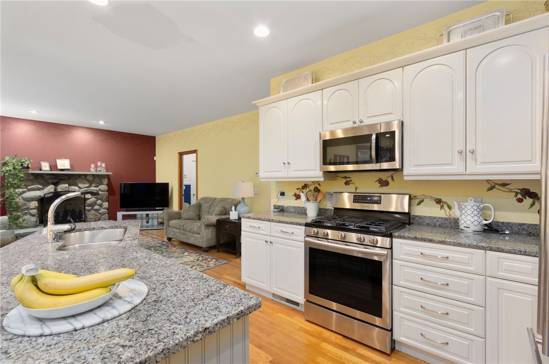 35 Great Road Barrington, RI 02806 - Photo 9 of 37