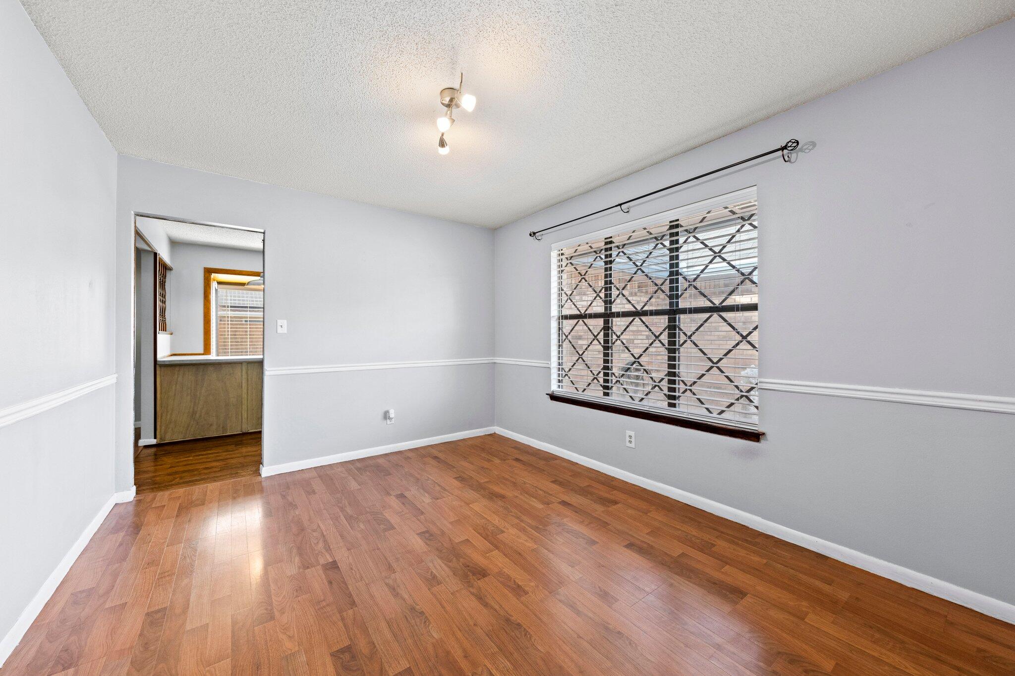 466 Olde Post Road Niceville, FL 32578 - Photo 16 of 49 an empty room with windows and closet