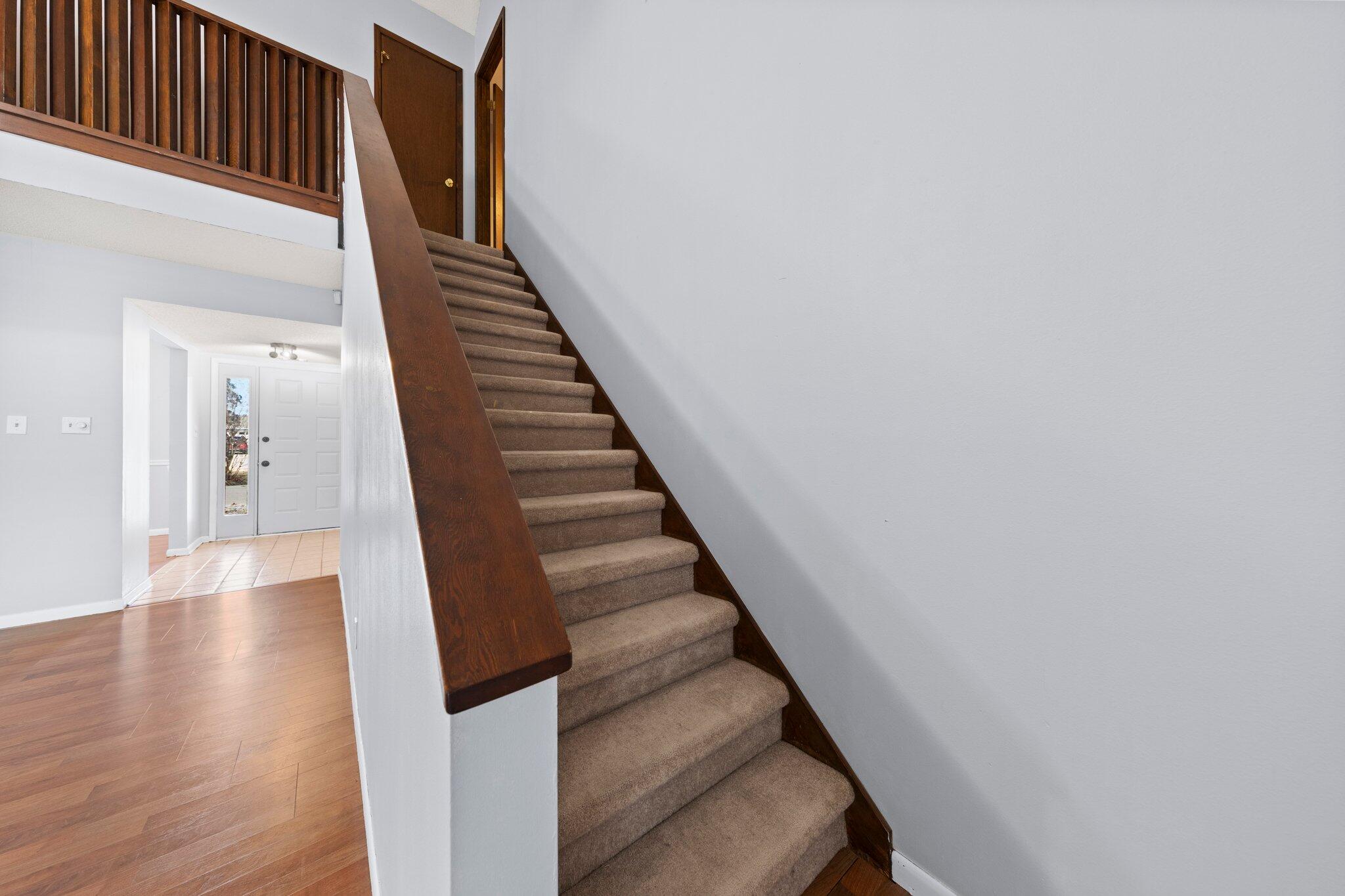 466 Olde Post Road Niceville, FL 32578 - Photo 28 of 49 a view of entryway and hall with wooden floor