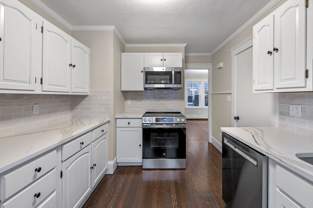 43 Sohier Road, Unit 1 Beverly, MA 01915 - Photo 4 of 28 Gallery Image 4