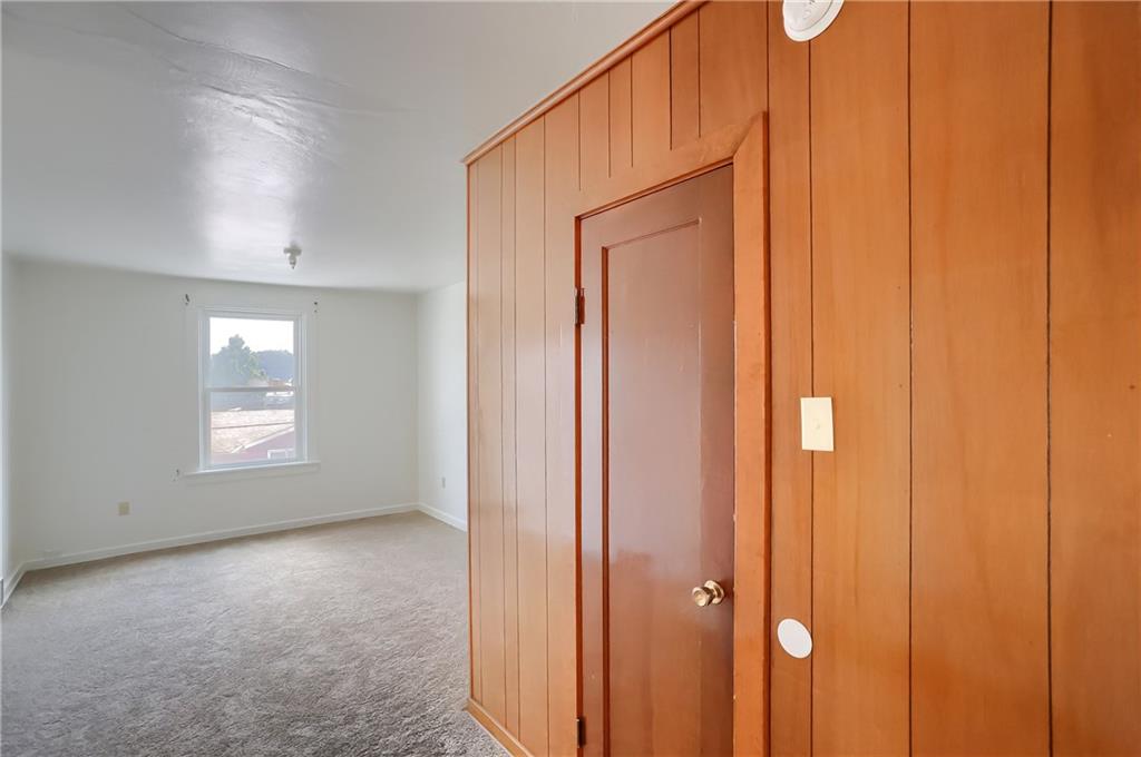 849 Hober Avenue McKees Rocks, PA 15136 - Photo 13 of 24 Second floor family room.