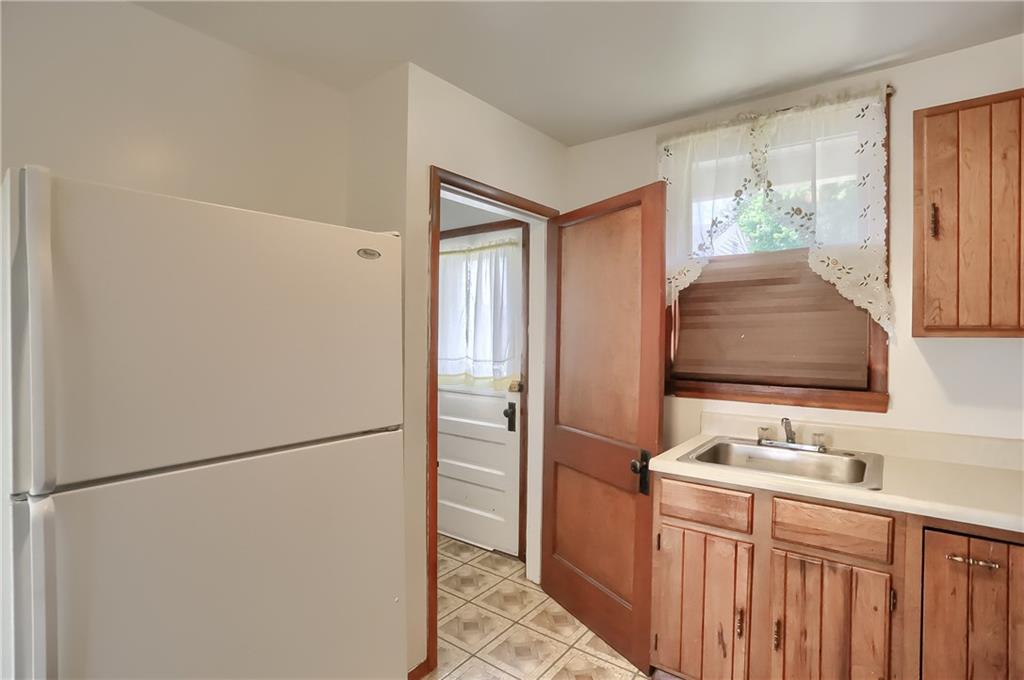 849 Hober Avenue McKees Rocks, PA 15136 - Photo 9 of 24 Gallery Image 9