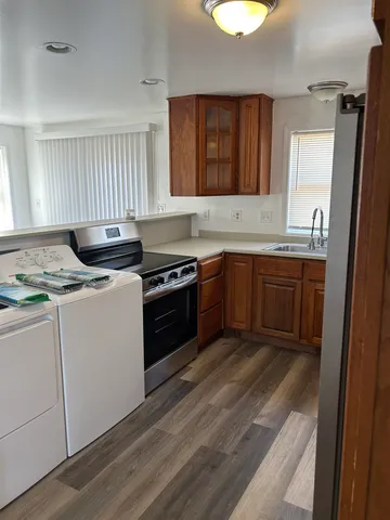 $2,475 | 87 North High Street, Unit B, Derry, NH 03038