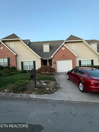 $349,900 | 5940 Round Hill Lane, Knoxville, TN 37912