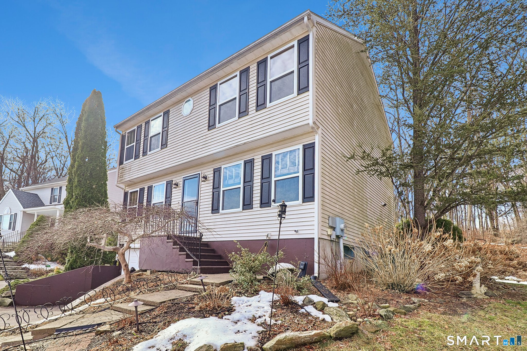 154 Hull Street Ansonia, CT 06401 - Photo 4 of 42