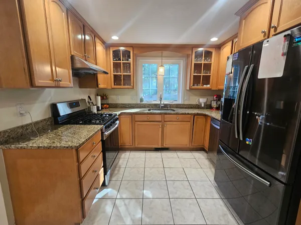 $4,000 | 9 Hibiscus Way, Nashua, NH 03062