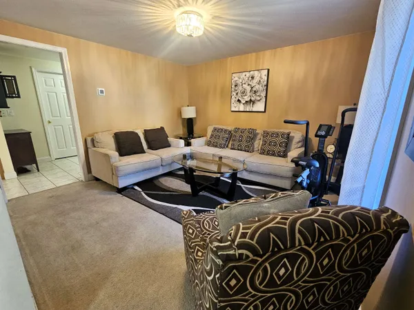 $4,000 | 9 Hibiscus Way, Nashua, NH 03062