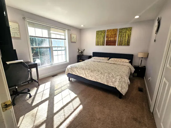 $4,000 | 9 Hibiscus Way, Nashua, NH 03062