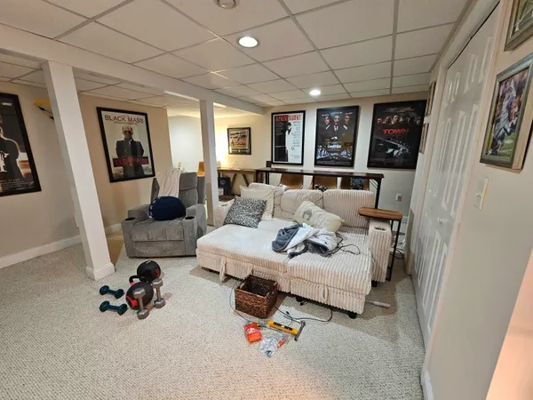 $4,000 | 9 Hibiscus Way, Nashua, NH 03062