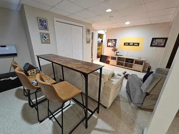 $4,000 | 9 Hibiscus Way, Nashua, NH 03062