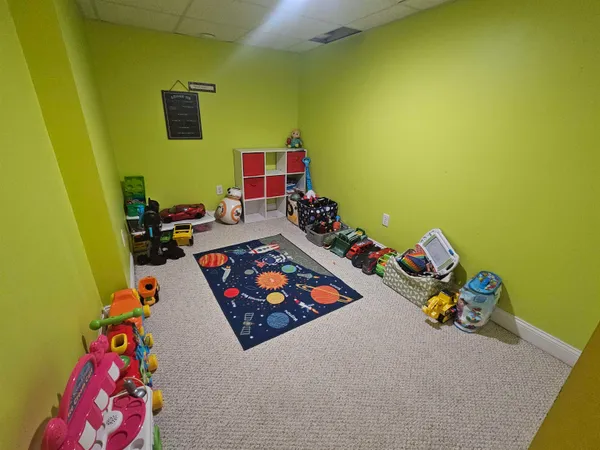 $4,000 | 9 Hibiscus Way, Nashua, NH 03062