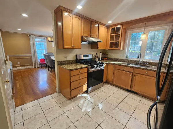 $4,000 | 9 Hibiscus Way, Nashua, NH 03062