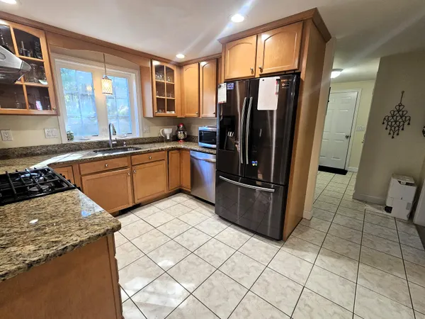 $4,000 | 9 Hibiscus Way, Nashua, NH 03062