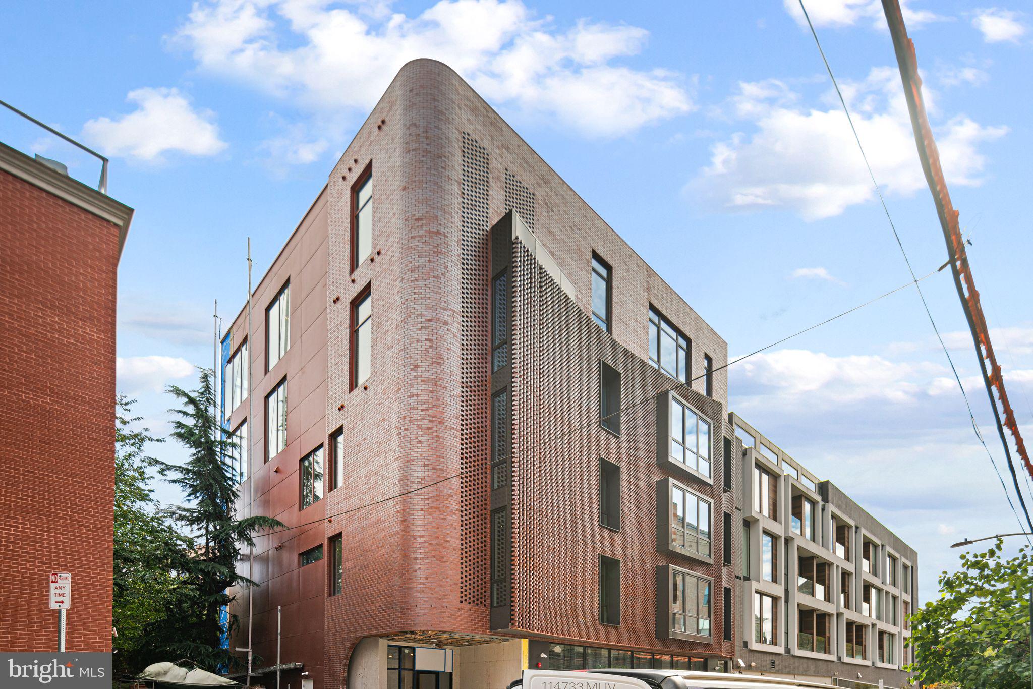 617 South 24th Street, Unit 501 Philadelphia, PA 19146 - Photo 4 of 36 a view of a large building