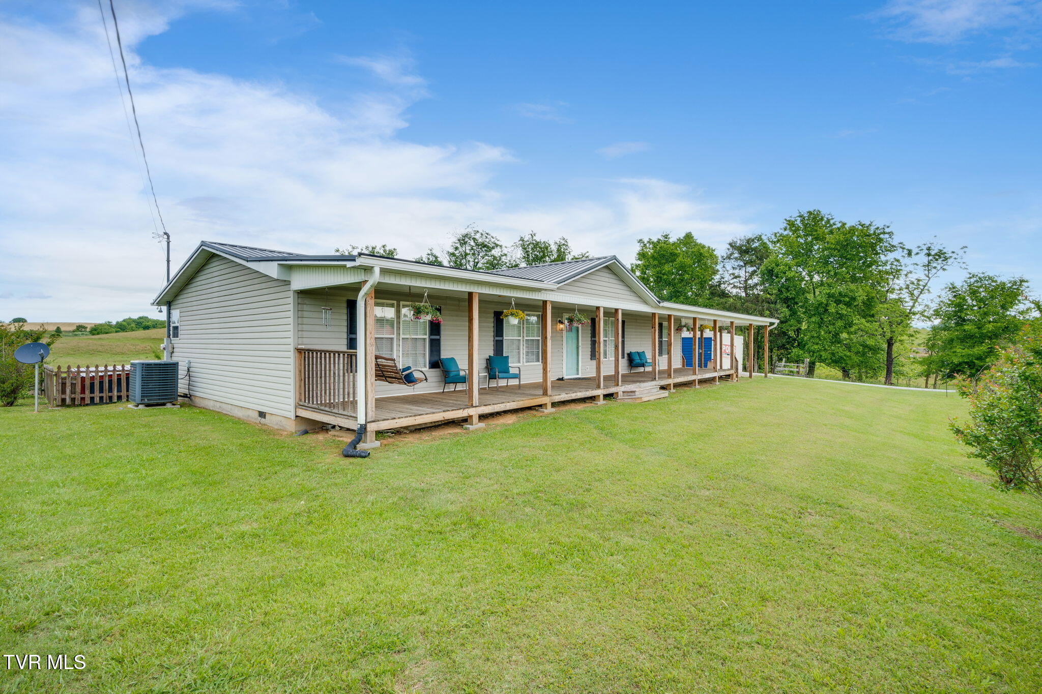 1734 Clear Springs Road Limestone, TN 37681 - Photo 3 of 38 002
