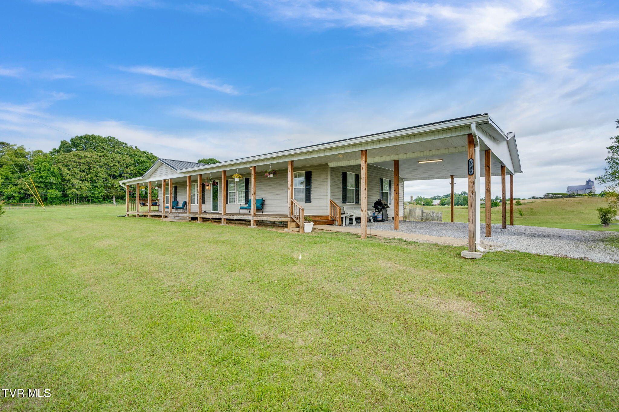 1734 Clear Springs Road Limestone, TN 37681 - Photo 4 of 38 003