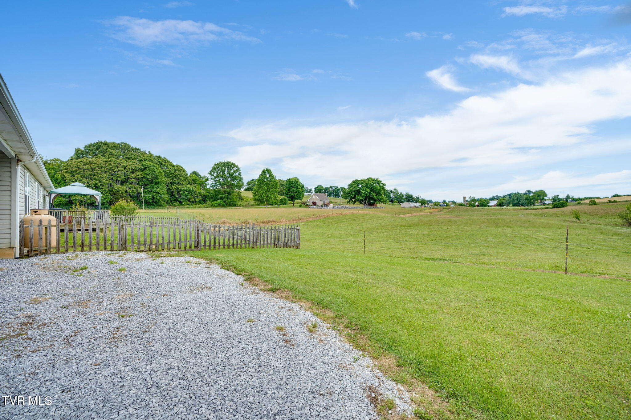 1734 Clear Springs Road Limestone, TN 37681 - Photo 7 of 38 027