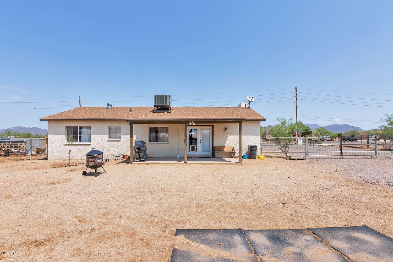 1825 East Joy Ranch Road Phoenix, AZ 85086 - Photo 19 of 22 1825 E Joy Ranch Rd-large-023-25-Backyar