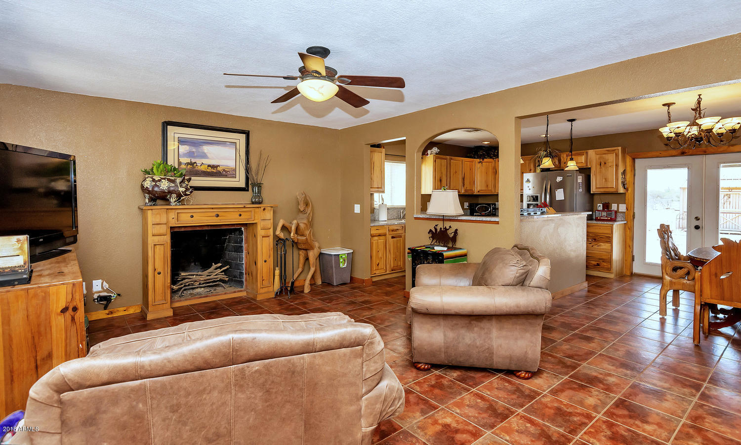 1825 East Joy Ranch Road Phoenix, AZ 85086 - Photo 4 of 22 1825 E Joy Ranch Rd-large-006-3-Main Liv