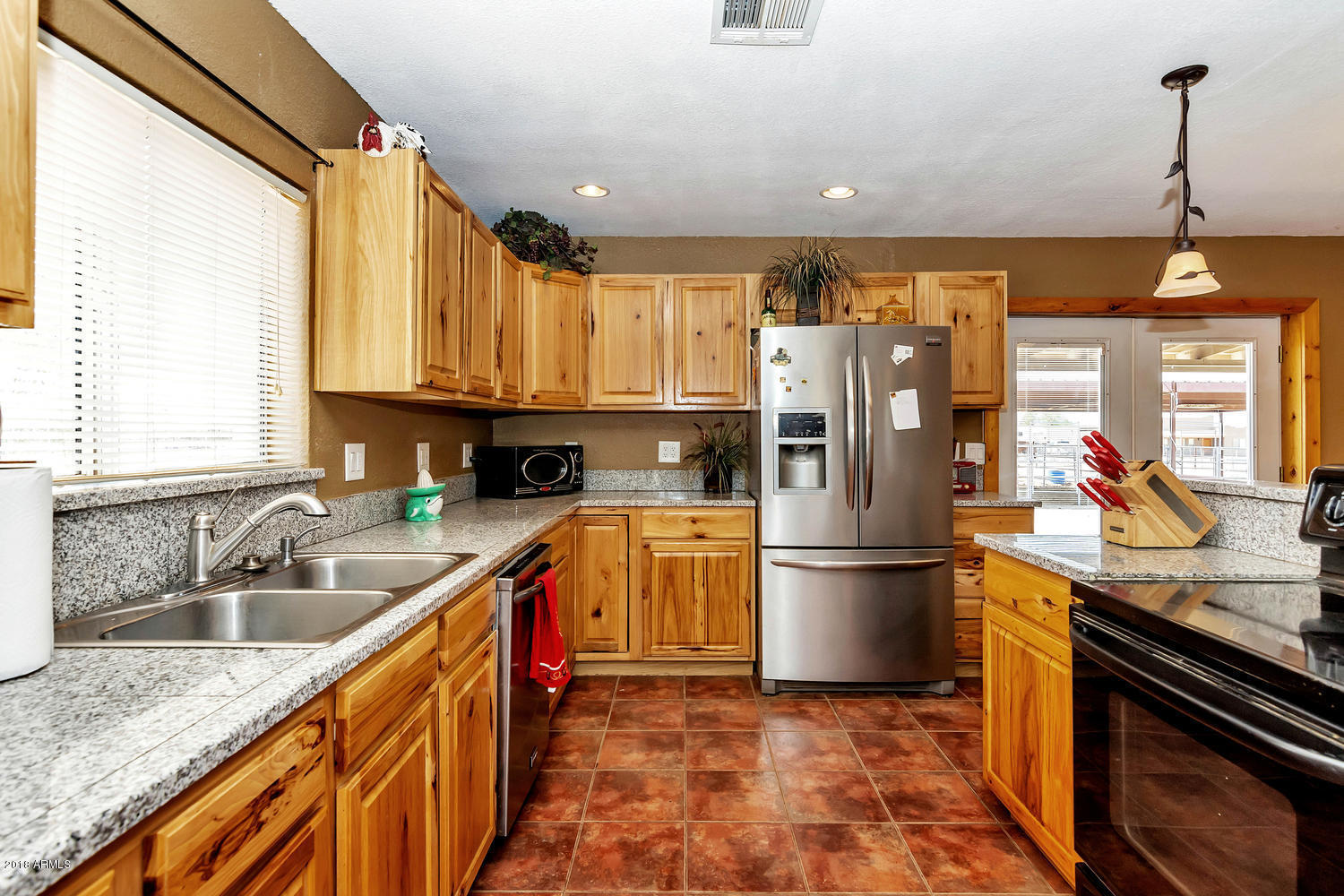 1825 East Joy Ranch Road Phoenix, AZ 85086 - Photo 9 of 22 1825 E Joy Ranch Rd-large-011-13-Kitchen