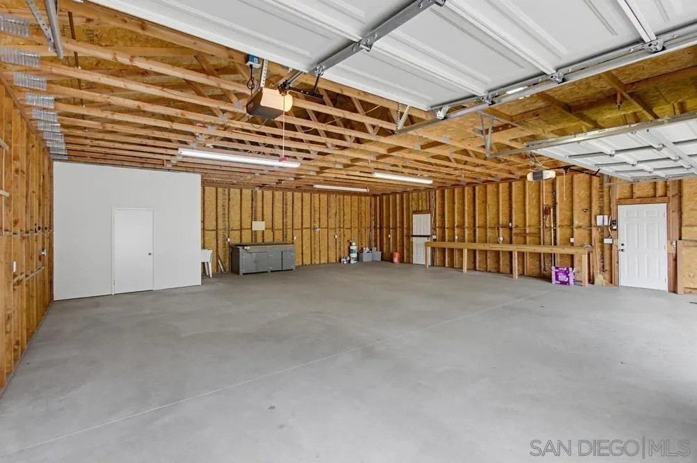 171 Dawn View Way El Cajon, CA 92021 - Photo 6 of 75