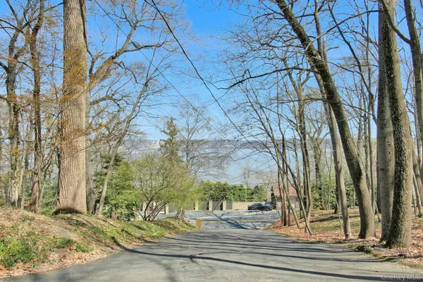 $339,000 | 938 Rte 9W, Nyack, NY 10960