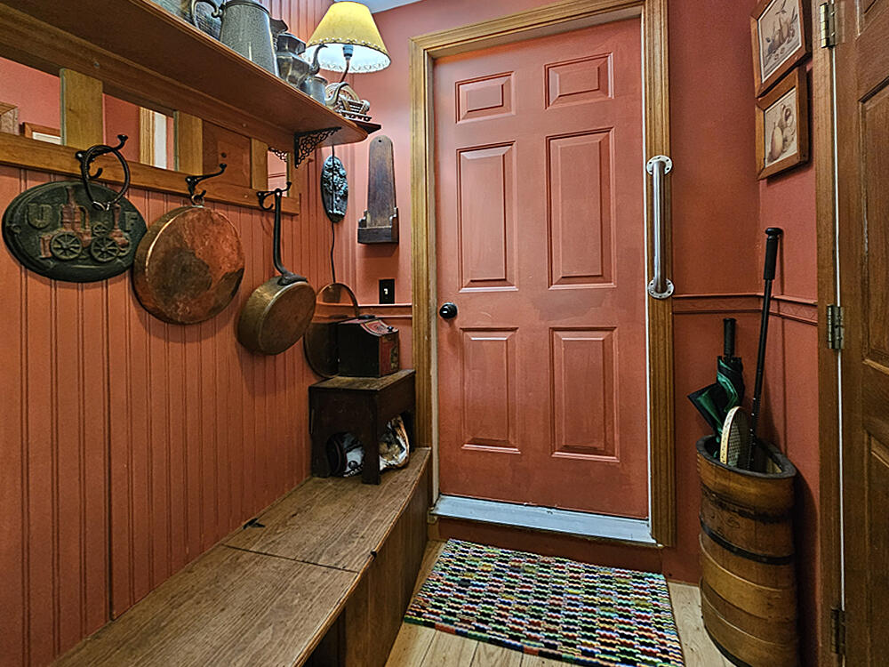 8 Longfellow School Road Bristol, ME 04539 - Photo 51 of 73 Mud Room