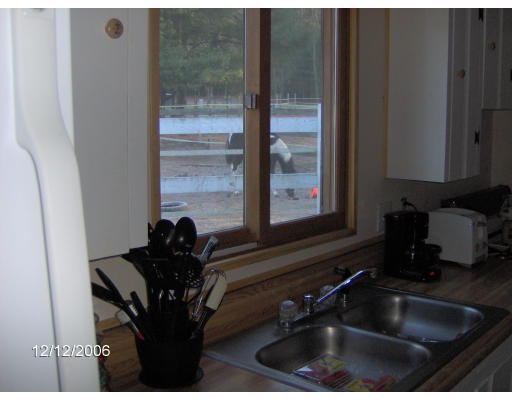 469 Turners Falls Road Montague, MA 01351 - Photo 3 of 8 Gallery Image 3