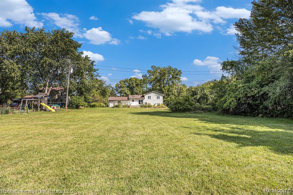 1815 Ruby Avenue Rochester Hills, MI 48309 - Photo 26 of 34