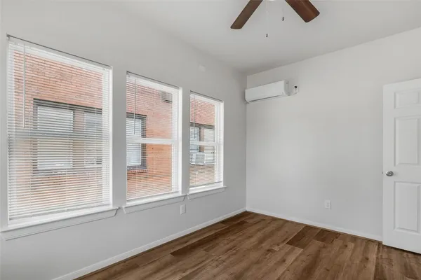 $825 | 4311 Harrisburg Boulevard, Unit 5, Houston, TX 77003