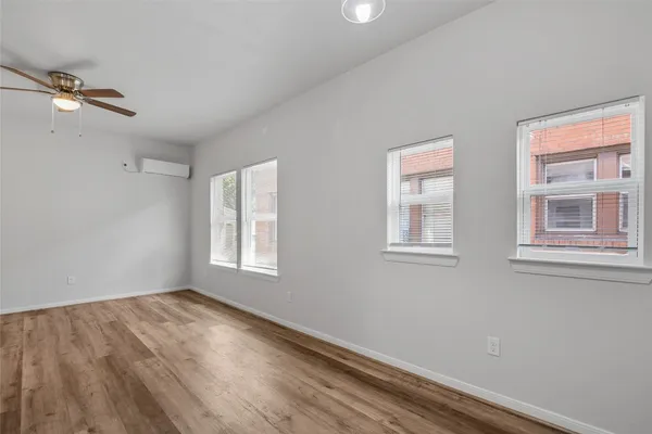 $825 | 4311 Harrisburg Boulevard, Unit 5, Houston, TX 77003