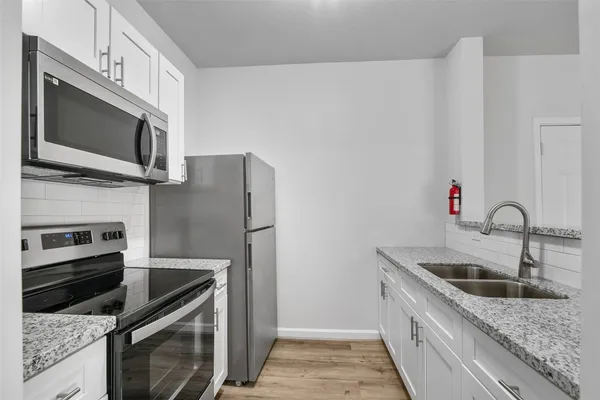 $825 | 4311 Harrisburg Boulevard, Unit 5, Houston, TX 77003